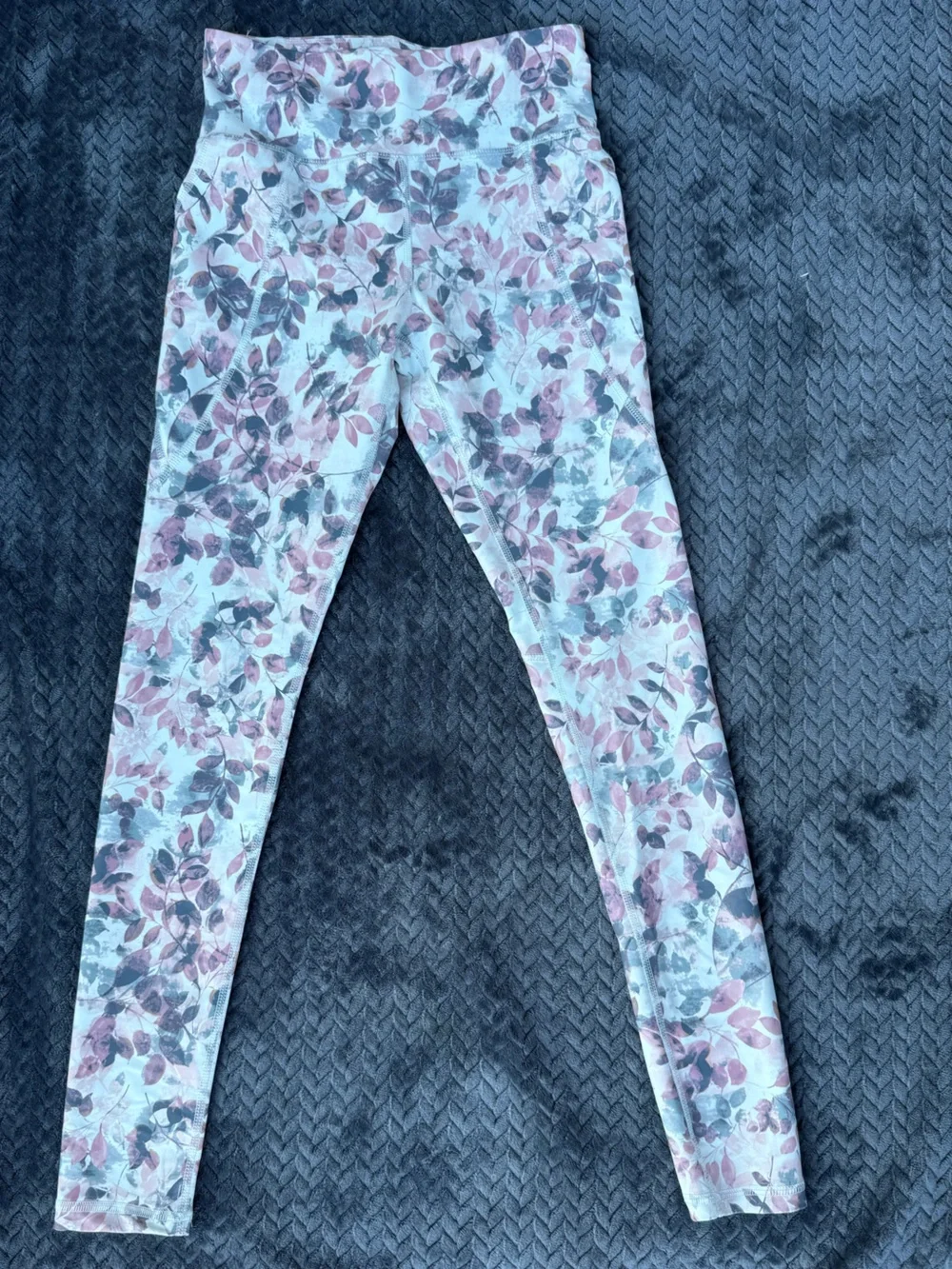 Old Navy Girls’ High Rise Active Leggings with a Floral Print- Size XL